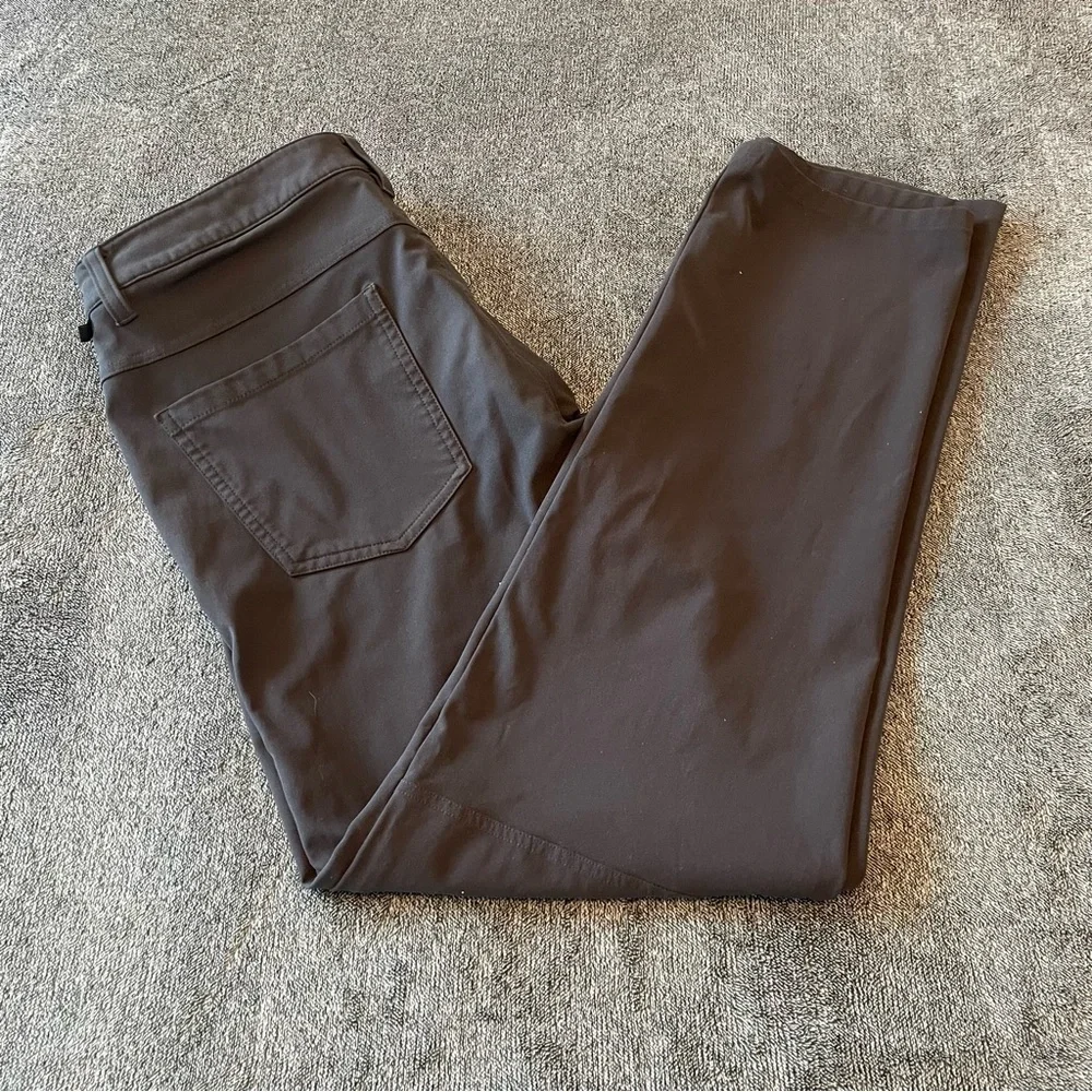 Lululemon ABC Pant Classic *32"
Obsidian Size 32 - Picture 8 of 12